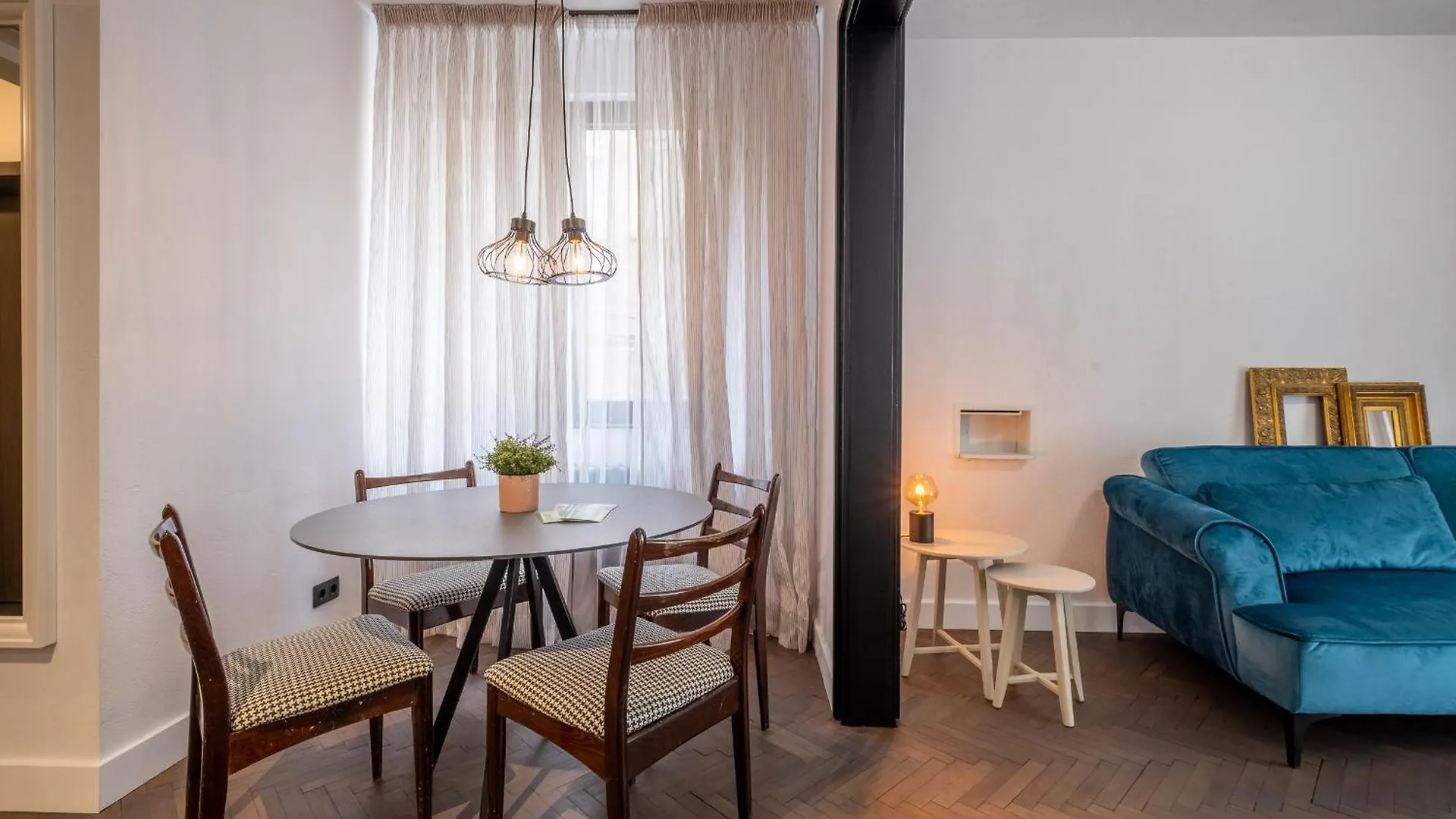 Apartman Soho 13 - Black & White Szófia